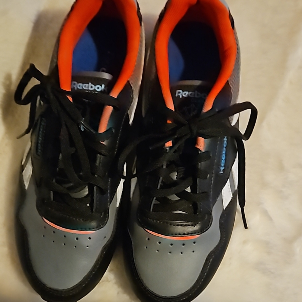 Reebok woman Grey and Black Sneakers